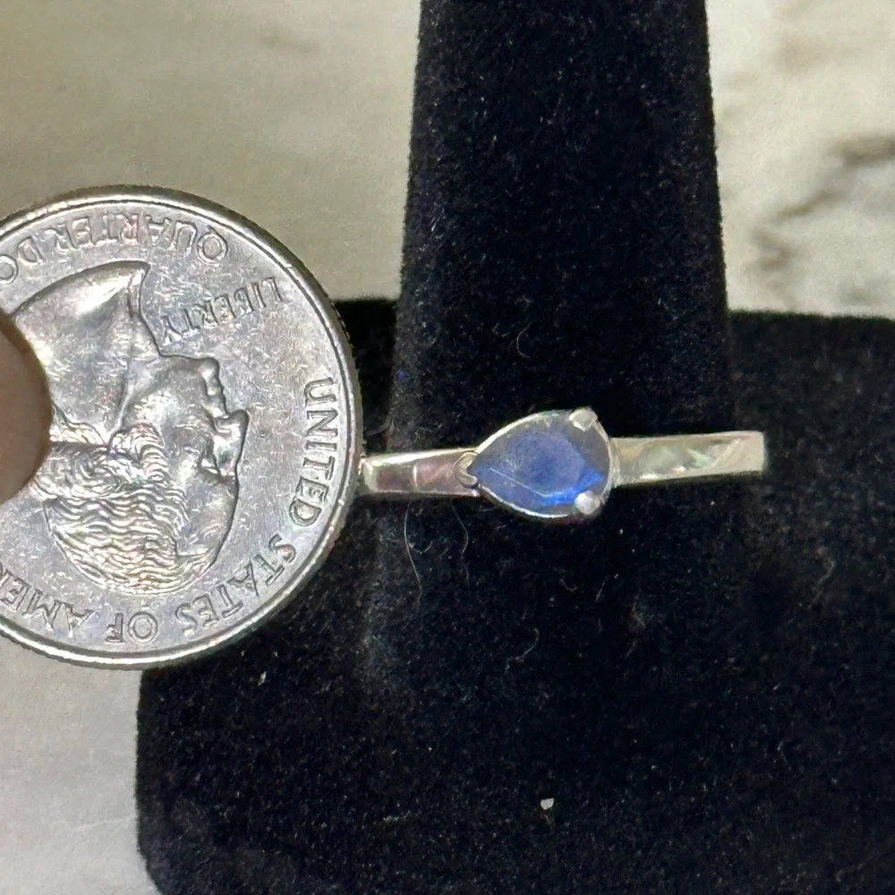 Unique Sterling Silver Labradorite Ring - Picture 2 of 2